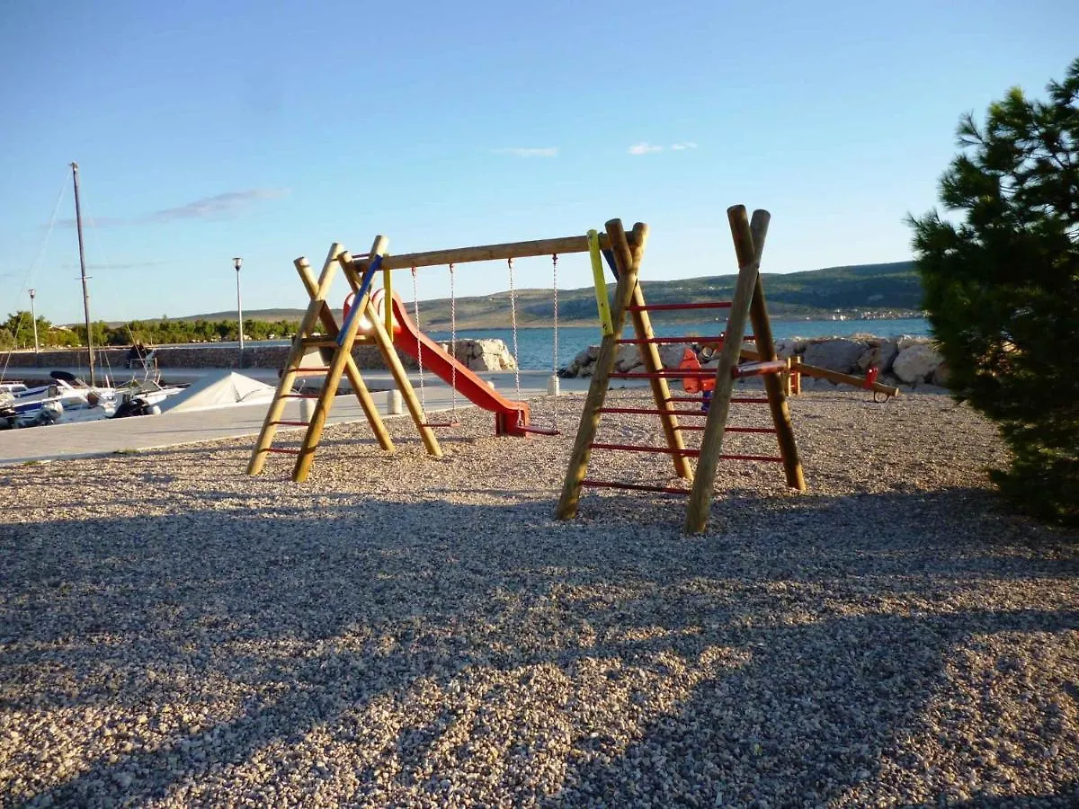 Apartments Seline/Paklenica Riviera 27380  Seline